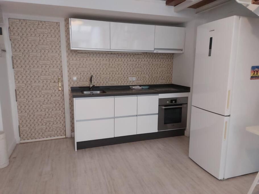 Duplex Center Parking Netflix Amazon Video Leilighet Sevilla Eksteriør bilde