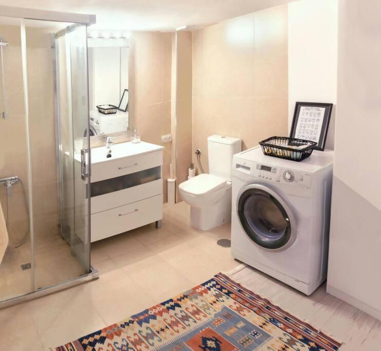 Duplex Center Parking Netflix Amazon Video Leilighet Sevilla Eksteriør bilde