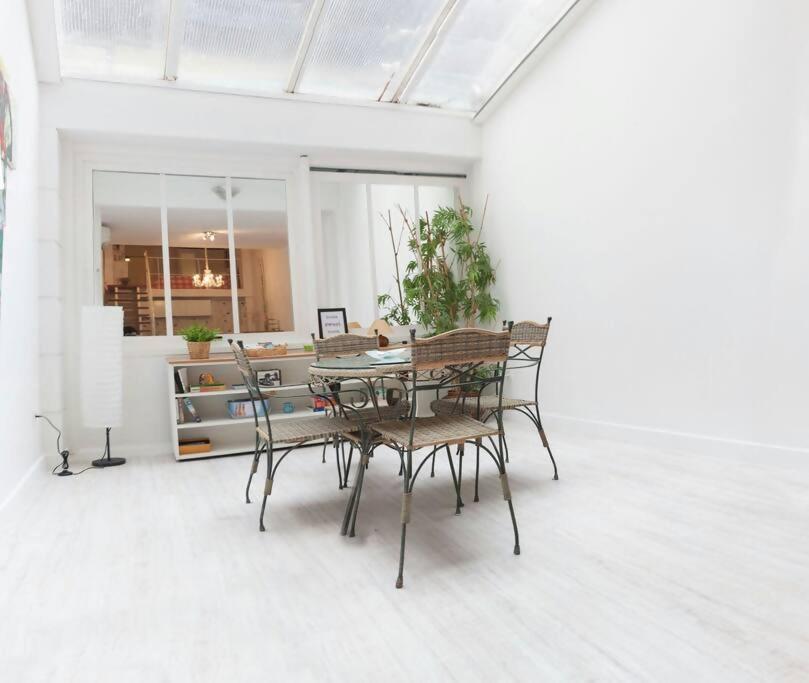 Duplex Center Parking Netflix Amazon Video Leilighet Sevilla Eksteriør bilde