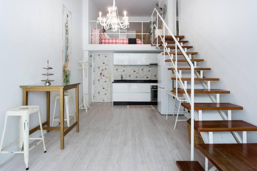 Duplex Center Parking Netflix Amazon Video Leilighet Sevilla Eksteriør bilde